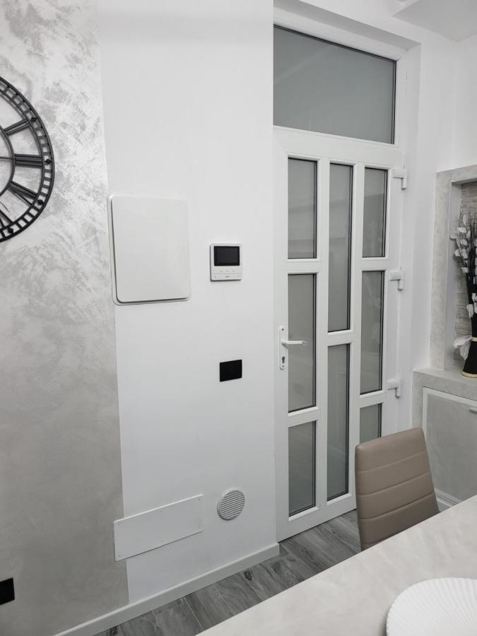 Residenza Giulia Apartment เบรเชีย ภายนอก รูปภาพ